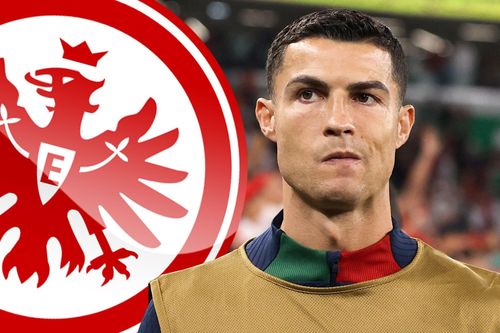 Frankfurt từ chối Ronaldo