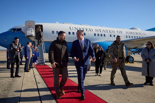 Ông Zelensky đến Mỹ bằng cách nào