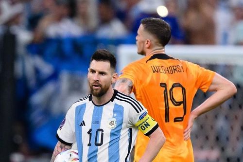 Tiền đạo tuyển Hà Lan đổi thái độ với Messi