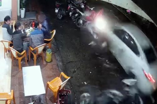 Vụ ôtô tông loạt 8 xe máy ở Huế: Tài xế vi phạm nồng độ cồn