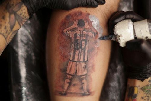 Tiệm xăm Argentina kín lịch vì Messi