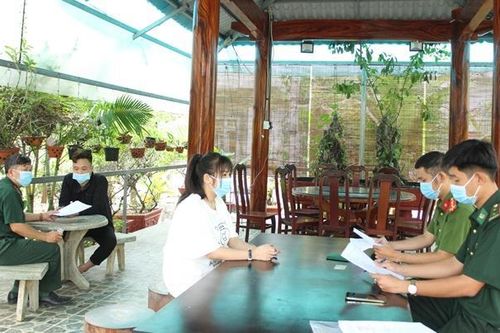 Bắt 2 đối tượng xuất cảnh trái phép sang Campuchia