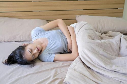 Ra máu, đau bụng sau khi yêu: Dấu hiệu bệnh lý nguy hiểm