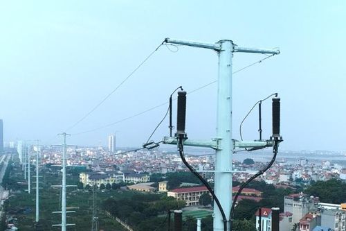Tăng cường kiểm tra và khuyến cáo người dân, cơ quan, chủ các công trình trong đảm bảo an toàn hành lang lưới điện