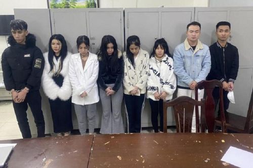 Nhóm thanh niên thuê 5 nhân viên nữ quán bar về căn hộ tụ tập 'thác loạn'