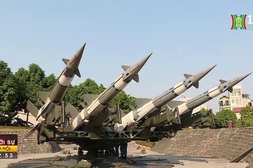 'Quả đấm thép' vào 'pháo đài bay' B-52