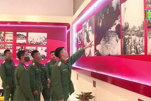 Vang mãi bản hùng ca Hà Nội - Điện Biên Phủ trên không