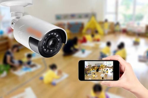 Giáo viên mầm non áp lực vì phụ huynh xem camera 'thấy gì cũng phản ánh'