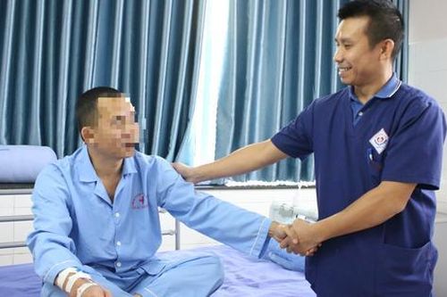 Bất ngờ đột quỵ khi đang chơi thể thao