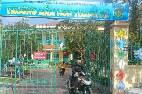 Bé trai 2 tuổi bị giáo viên tát tím má