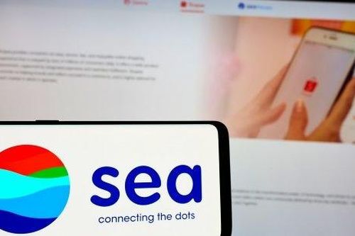 Công ty mẹ của Shopee 'đóng băng' tiền lương nhân viên