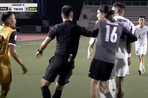 Pha gây gổ trong trận Philippines thắng Brunei 5-1