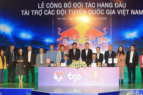 Tài trợ 'Tiếp lửa' cho bóng đá Việt Nam