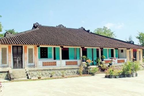 Nhà cổ Trăm Cột ở Long An: Sự thật có bao nhiêu cột, được làm từ loại gỗ quý nào
