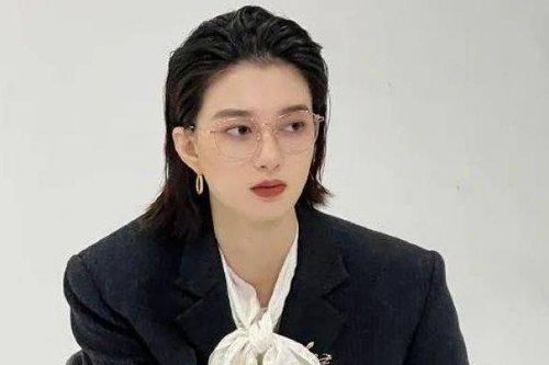 'Cô nàng đẹp trai' khiến phụ nữ mê muội, đàn ông cuồng si