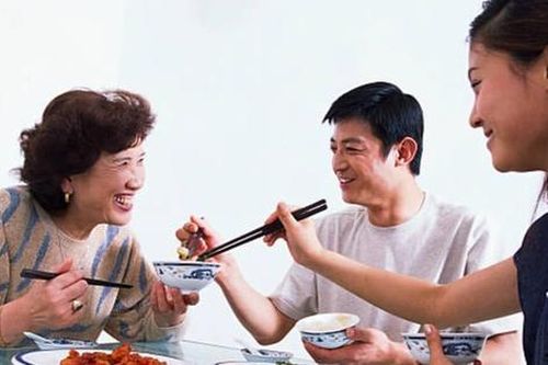 Góp hơn 1 tỷ mua nhà mà con rể không cho tôi cùng đứng tên sổ đỏ