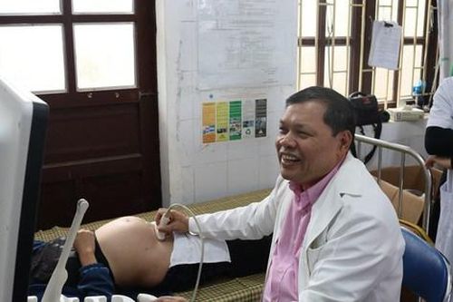 Khám bệnh, cấp thuốc miễn phí, tặng quà cho người dân xã vùng sâu Ma Thì Hồ, Điện Biên