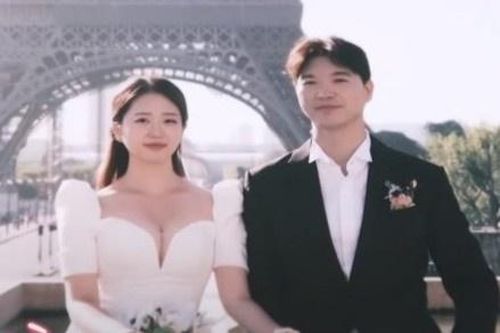 Lễ cưới diễn viên Park Soo Hong và vợ kém 23 tuổi