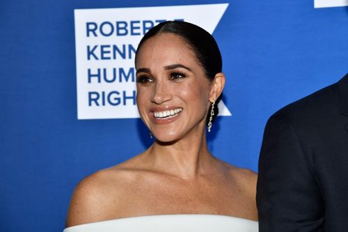 Báo Anh xin lỗi vì bài viết về Meghan