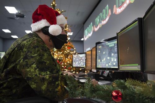 Quân đội Mỹ: Ông già Noel vẫn đi phát quà bất chấp bão tuyết