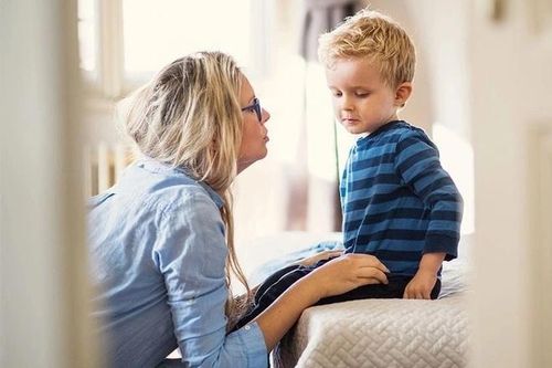 Học cách nuôi dạy con 'nhàn tênh' của cha mẹ Pháp