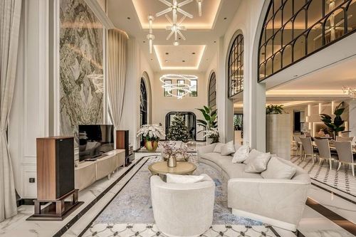 Mang phong cách Neo Classic vào căn villa rộng hơn 1000m2 giữa trung tâm Sài Gòn