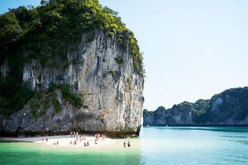 Đà Lạt, vịnh Lan Hạ là 'kho báu châu Á' nhưng... ế khách