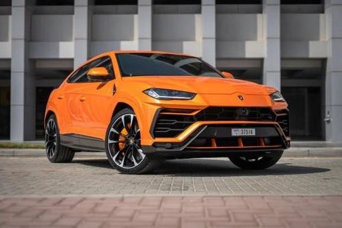 Thuê siêu xe tại Dubai, chỉ vài trăm USD đã được lái Lamborghini Urus