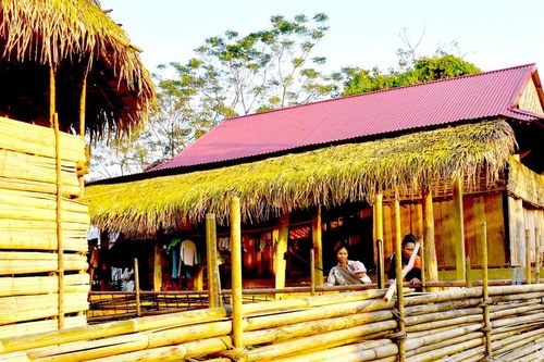 Kiến trúc nhà ở của đồng bào Đan Lai