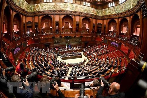 Chính phủ Italy vượt qua cuộc bỏ phiếu tín nhiệm tại Hạ viện