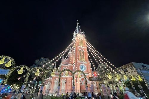 TP Hồ Chí Minh: Rộn ràng mùa Giáng sinh sau một năm vượt qua đại dịch