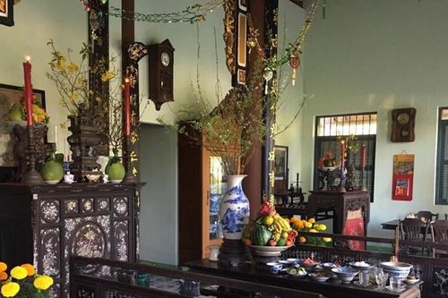 Còn đây một nếp gia phong