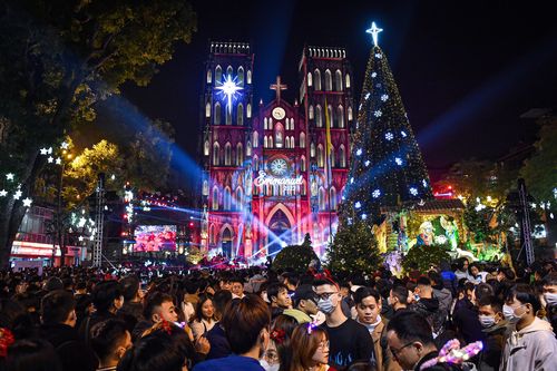 Hà Nội lung linh trong ngày lễ Giáng sinh