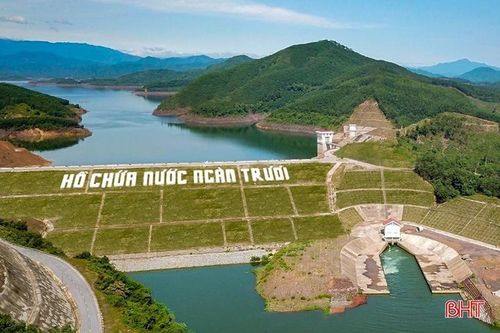 Đỉnh Giăng Màn mây phủ