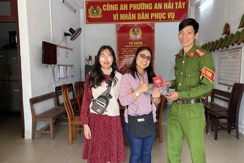 Du khách nước ngoài gửi thư cảm ơn Công an phường