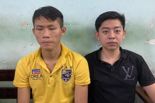 Cô gái người ngoại quốc bị giật ĐTDĐ khi đi xe ôm công nghệ