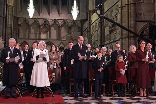 Hoàng gia Anh 'sát cánh bên nhau' sau phim tài liệu nhà Harry, Meghan