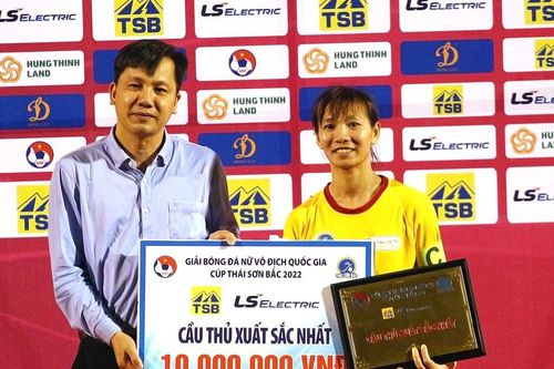 Tuyển thủ Thùy Trang vào tốp 12 công dân trẻ tiêu biểu TPHCM năm 2022