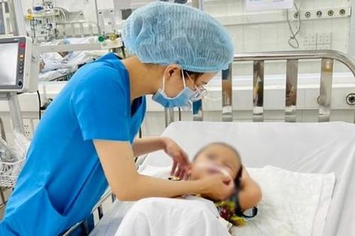 Kỳ tích cứu bệnh nhi khi gia đình bế tắc, xin về