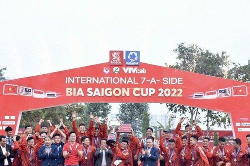 Việt Nam giành chức vô địch giải bóng đá 7 người quốc tế