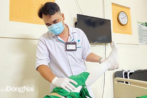 Cụ ông 104 tuổi được thay khớp háng thành công