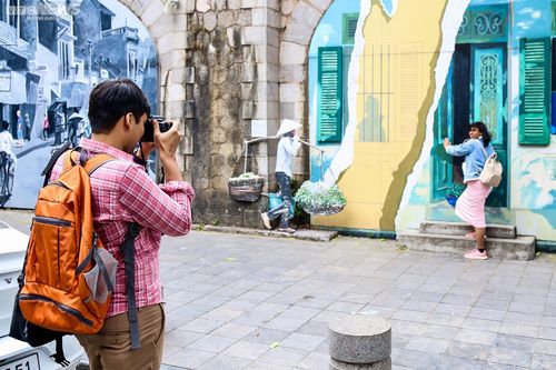 Hà Nội: Gấp rút khôi phục phố bích họa Phùng Hưng sau thời gian xuống cấp