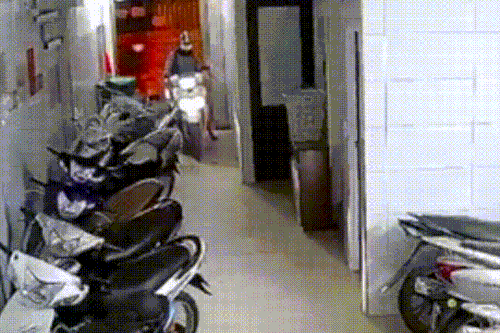 Cảnh cô gái bị sàm sỡ ở Hà Nội
