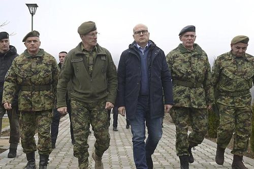 Các lực lượng vũ trang Serbia được đặt trong tình trạng báo động chiến đấu cao