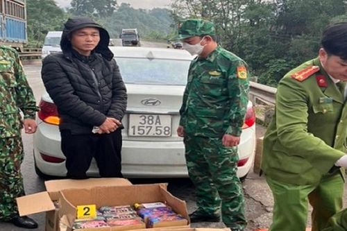 Liên tiếp bắt giữ những lô pháo lậu 'khủng' dịp giáp Tết