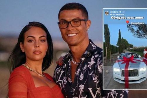 Ronaldo được tặng siêu xe Rolls Royce trong dịp Giáng sinh
