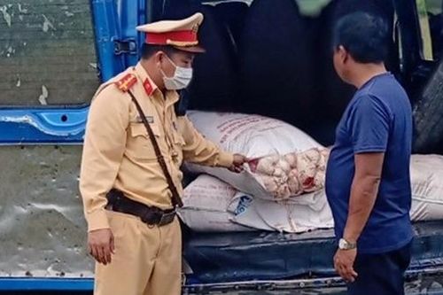 Phát hiện 2 vụ vận chuyển mỡ động vật không rõ nguồn gốc