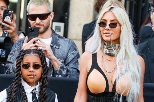 Kim Kardashian khó xử trong bê bối Balenciaga tình dục hóa trẻ em