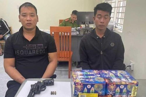 Bỏ chạy được 300 m, 2 nghi phạm có súng bị công an tóm gọn