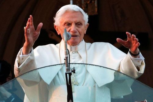 Vatican: Sức khỏe cựu Giáo hoàng Benedict chuyển xấu
